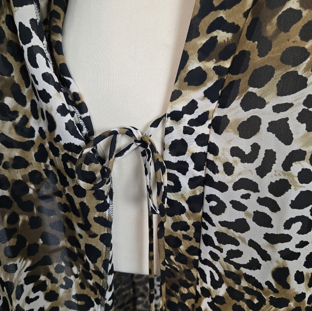 Secret Treasures Leaopard Print Sheer Lightweight Robe - Picture 7 of 10